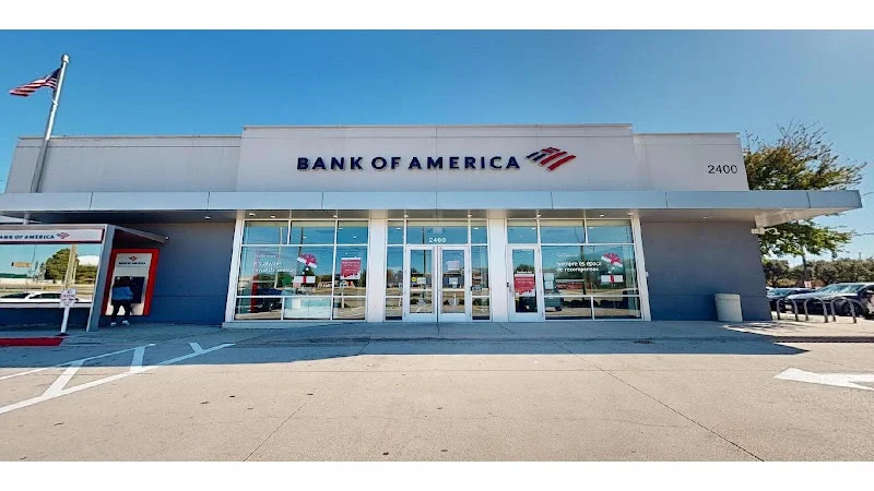 Bank of America (with Drive-thru ATM)